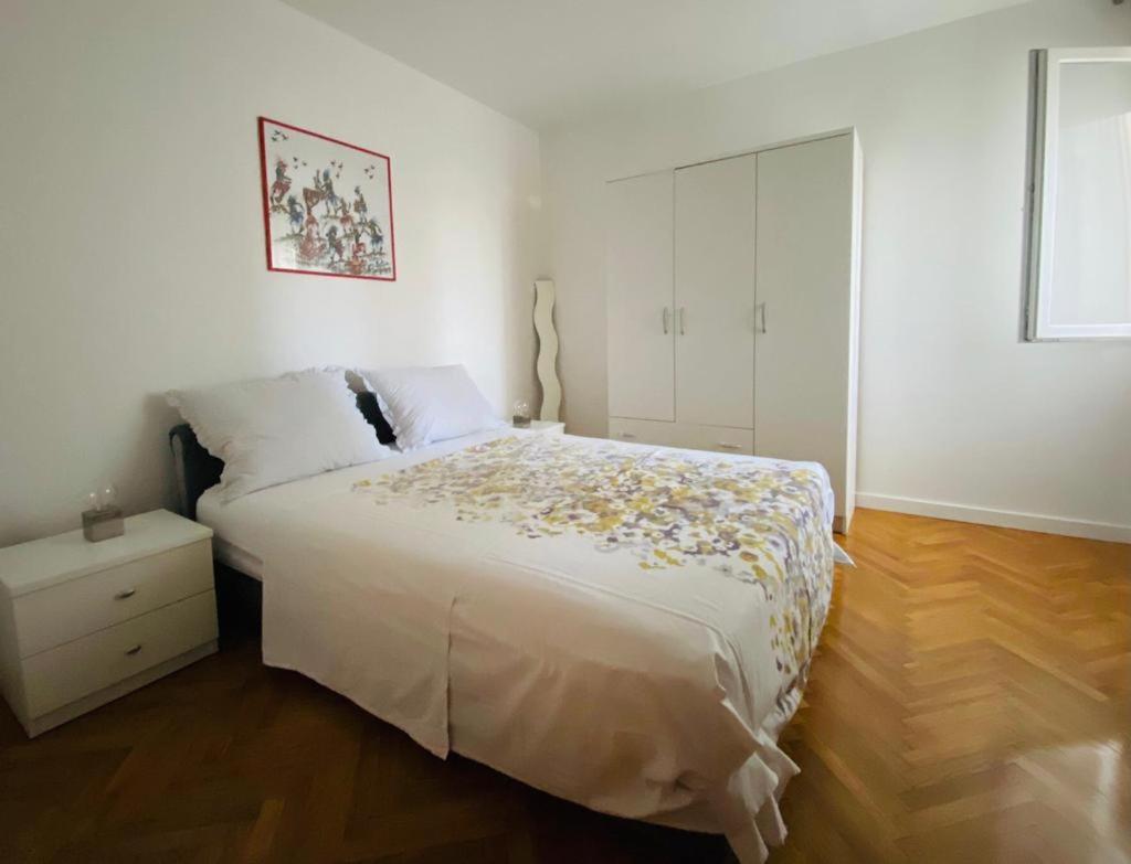 2 Bedroom Apartment/Parking/Market 斯普利特 外观 照片