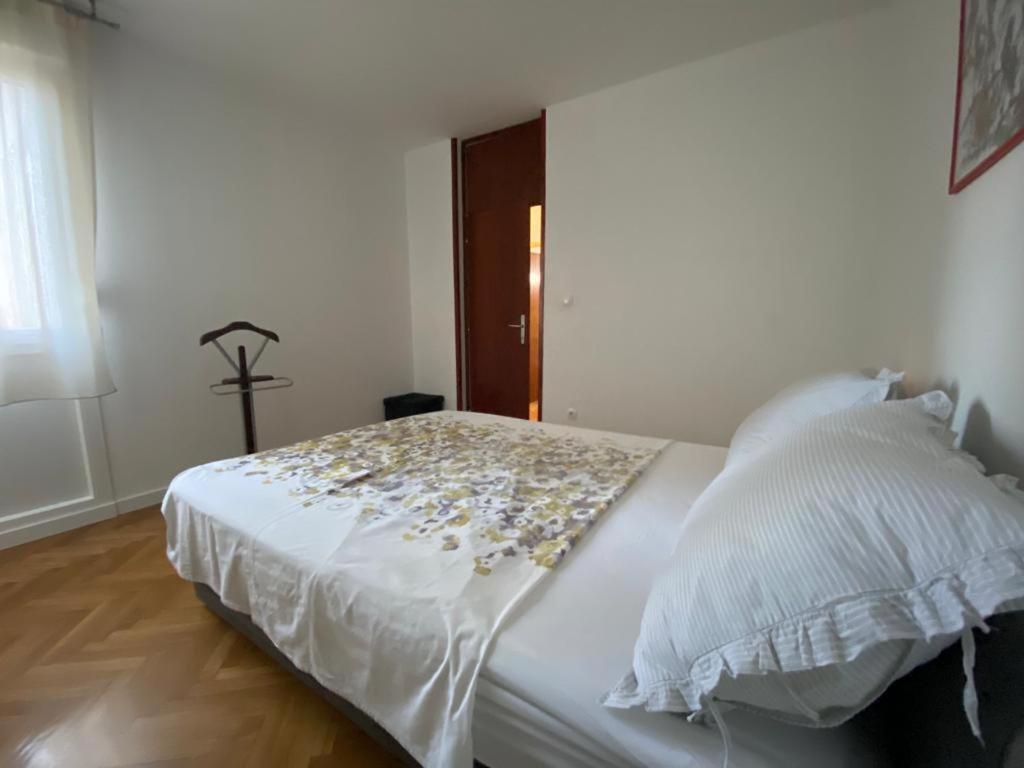 2 Bedroom Apartment/Parking/Market 斯普利特 外观 照片