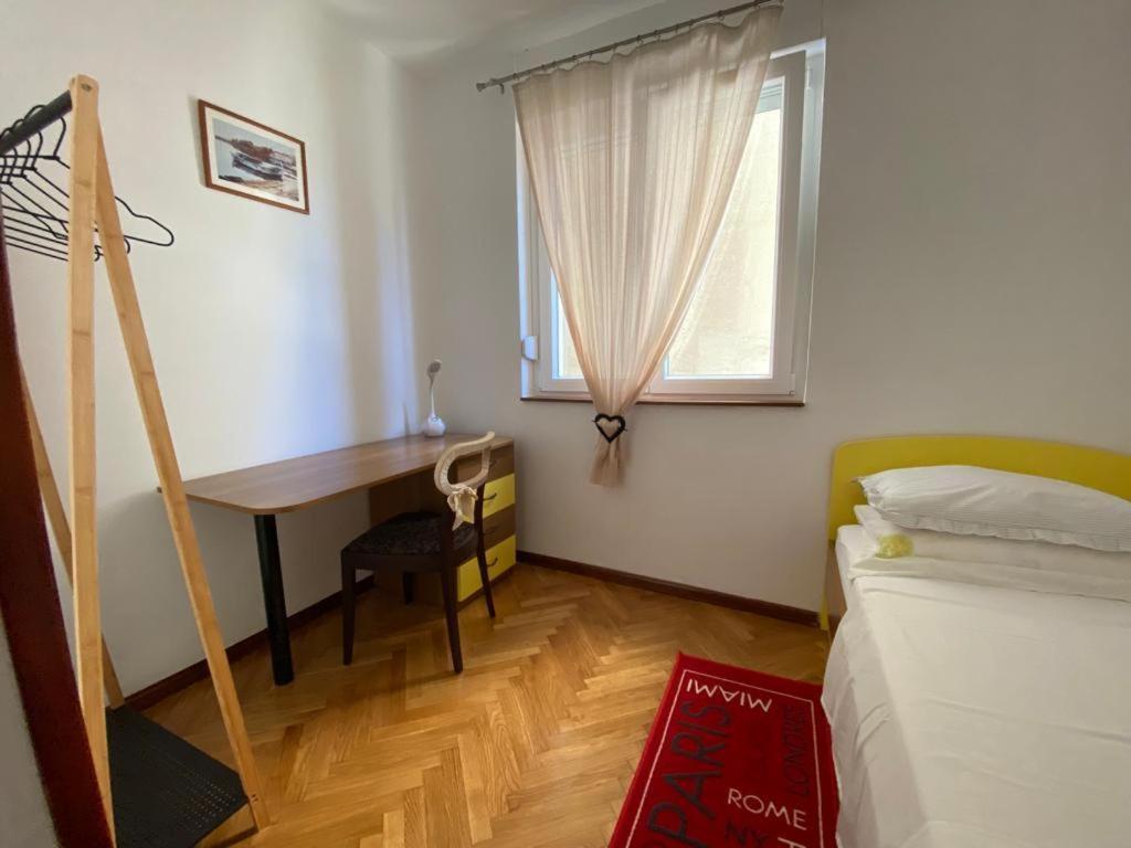 2 Bedroom Apartment/Parking/Market 斯普利特 外观 照片