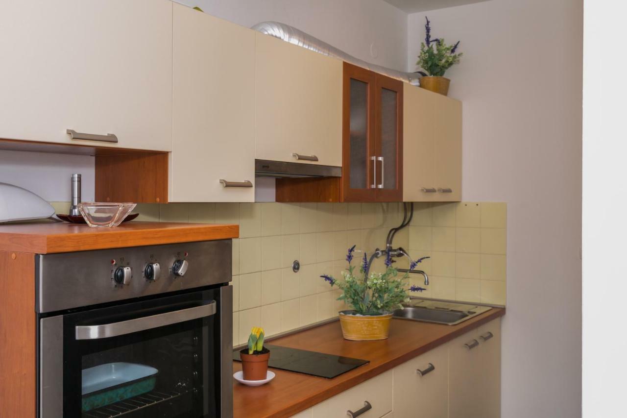 2 Bedroom Apartment/Parking/Market 斯普利特 外观 照片